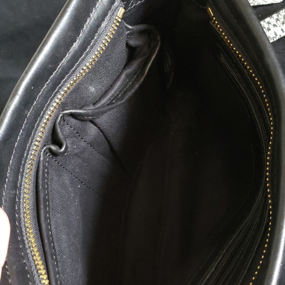 Kenneth Cole Black Leather Crossbody Bag - Picture 5 of 8